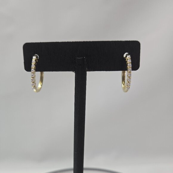 Jewelry - 14k Gold Real Diamond Oval Hoop Earrings .25cttw